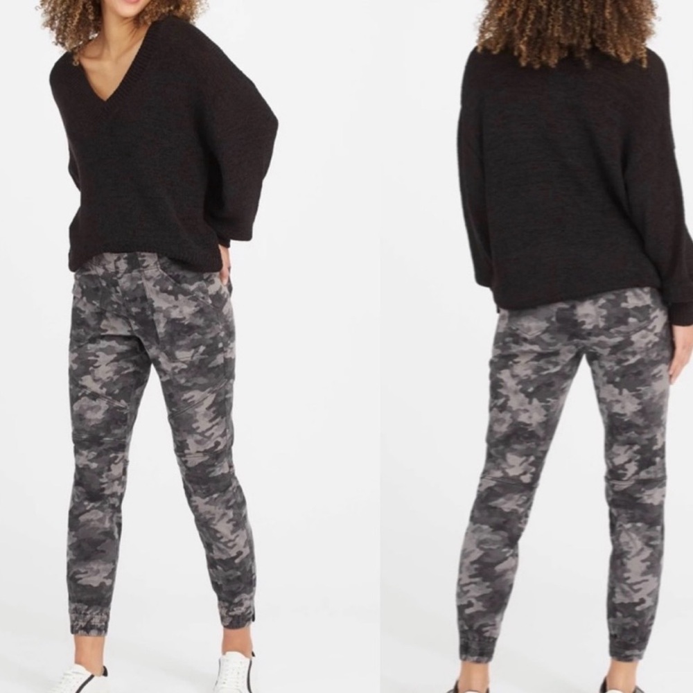 SPANX Stretch Twill Camo Print Jogger Pants Women’s Size Large